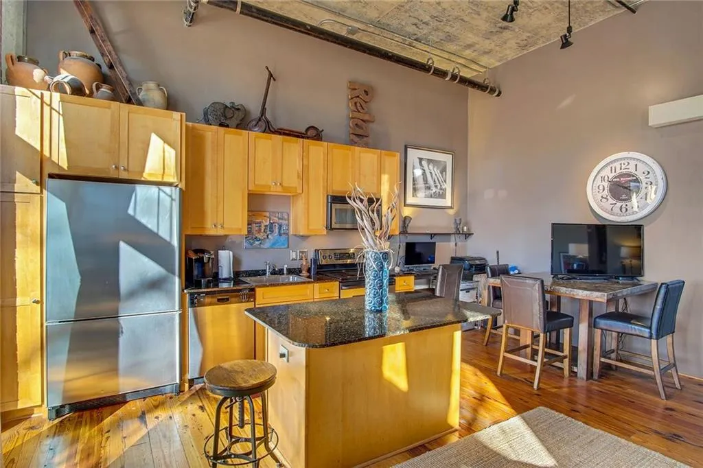 6105 Blue Stone Road Unit 301, Atlanta, Georgia 30328, 1 Bedroom Bedrooms, ,1 BathroomBathrooms,Residential,Sold,6105 Blue Stone Road Unit 301,6818638