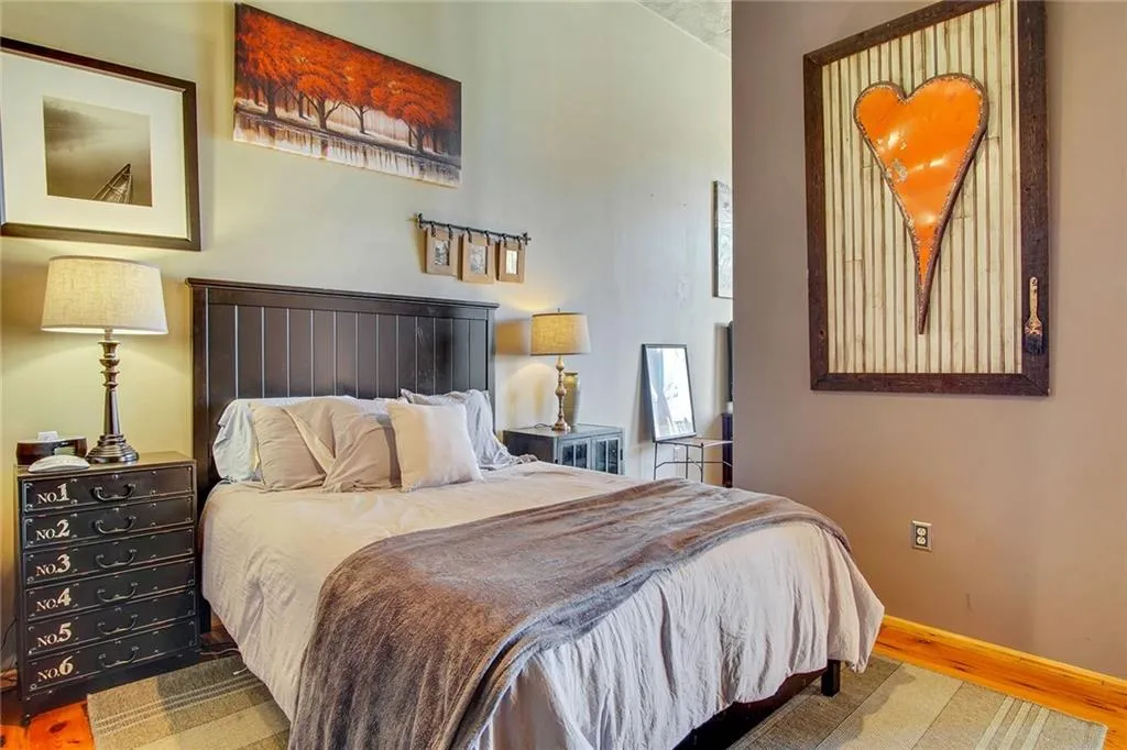 6105 Blue Stone Road Unit 301, Atlanta, Georgia 30328, 1 Bedroom Bedrooms, ,1 BathroomBathrooms,Residential,Sold,6105 Blue Stone Road Unit 301,6818638