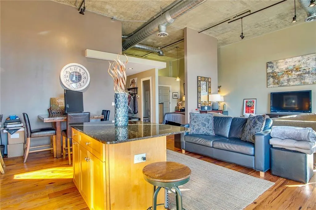 6105 Blue Stone Road Unit 301, Atlanta, Georgia 30328, 1 Bedroom Bedrooms, ,1 BathroomBathrooms,Residential,Sold,6105 Blue Stone Road Unit 301,6818638