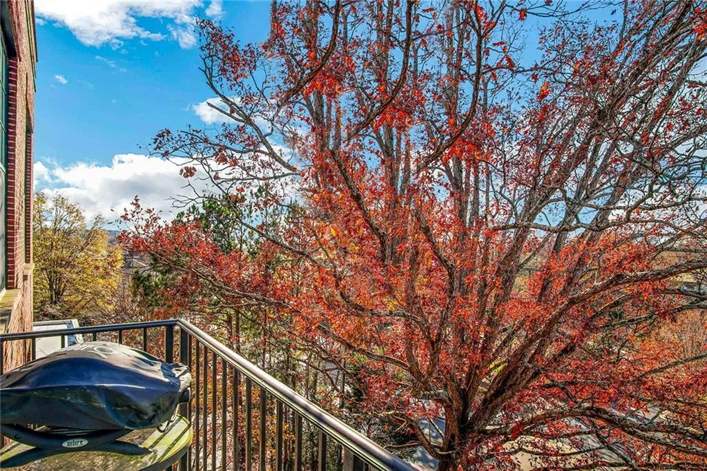 6105 Blue Stone Road Unit 301, Atlanta, Georgia 30328, 1 Bedroom Bedrooms, ,1 BathroomBathrooms,Residential,Sold,6105 Blue Stone Road Unit 301,6818638