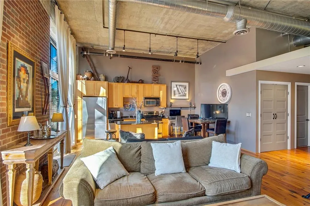 6105 Blue Stone Road Unit 301, Atlanta, Georgia 30328, 1 Bedroom Bedrooms, ,1 BathroomBathrooms,Residential,Sold,6105 Blue Stone Road Unit 301,6818638