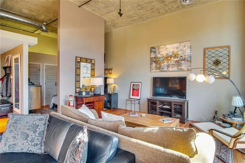 6105 Blue Stone Road Unit 301, Atlanta, Georgia 30328, 1 Bedroom Bedrooms, ,1 BathroomBathrooms,Residential,Sold,6105 Blue Stone Road Unit 301,6818638