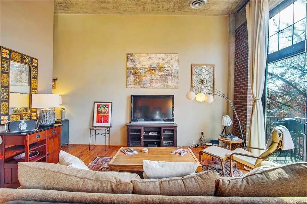 6105 Blue Stone Road Unit 301, Atlanta, Georgia 30328, 1 Bedroom Bedrooms, ,1 BathroomBathrooms,Residential,Sold,6105 Blue Stone Road Unit 301,6818638