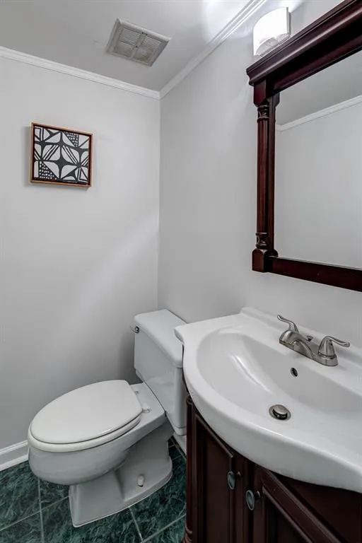 633 Jefferson Circle, Sandy Springs, Georgia 30328, 4 Bedrooms Bedrooms, ,3 BathroomsBathrooms,Residential,Sold,633 Jefferson Circle,5956734