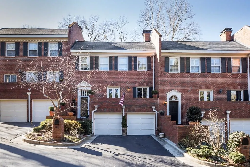 633 Jefferson Circle, Sandy Springs, Georgia 30328, 4 Bedrooms Bedrooms, ,3 BathroomsBathrooms,Residential,Sold,633 Jefferson Circle,5956734