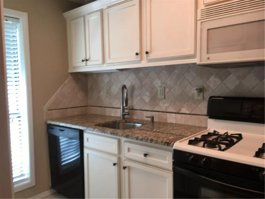 802 Woodcliff Drive, Sandy Springs, Georgia 30350, 2 Bedrooms Bedrooms, ,1 BathroomBathrooms,Residential,Sold,802 Woodcliff Drive,5756480