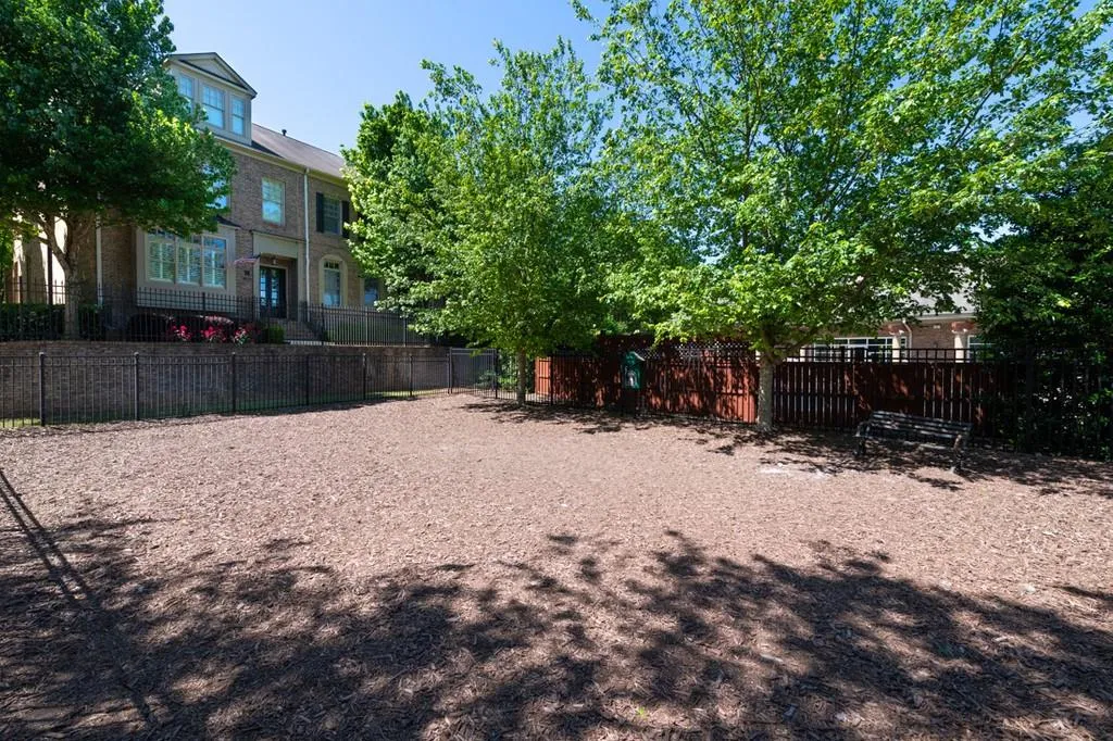 5578 High Point Road, Atlanta, Georgia 30342, 3 Bedrooms Bedrooms, ,2 BathroomsBathrooms,Residential,Sold,5578 High Point Road,6722105