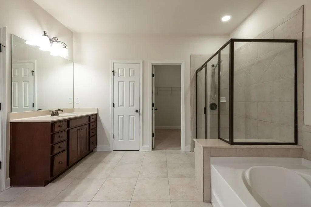 5578 High Point Road, Atlanta, Georgia 30342, 3 Bedrooms Bedrooms, ,2 BathroomsBathrooms,Residential,Sold,5578 High Point Road,6722105