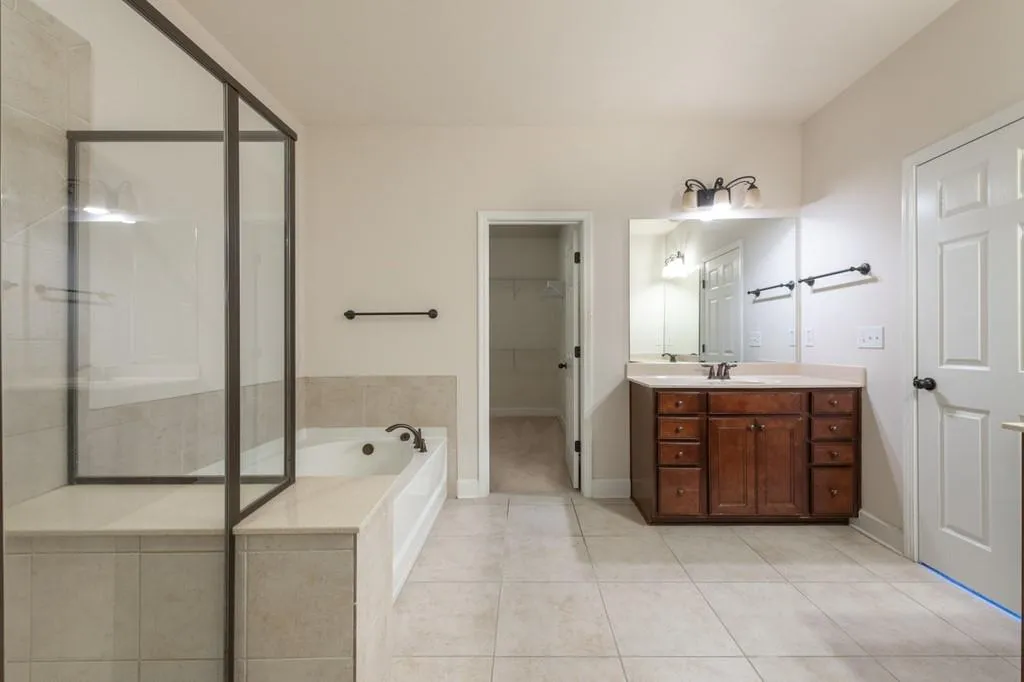 5578 High Point Road, Atlanta, Georgia 30342, 3 Bedrooms Bedrooms, ,2 BathroomsBathrooms,Residential,Sold,5578 High Point Road,6722105