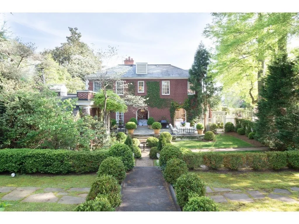 315 Peachtree Battle Avenue Nw, Atlanta, Georgia 30305, 4 Bedrooms Bedrooms, ,3 BathroomsBathrooms,Residential,Sold,315 Peachtree Battle Avenue Nw,5659813