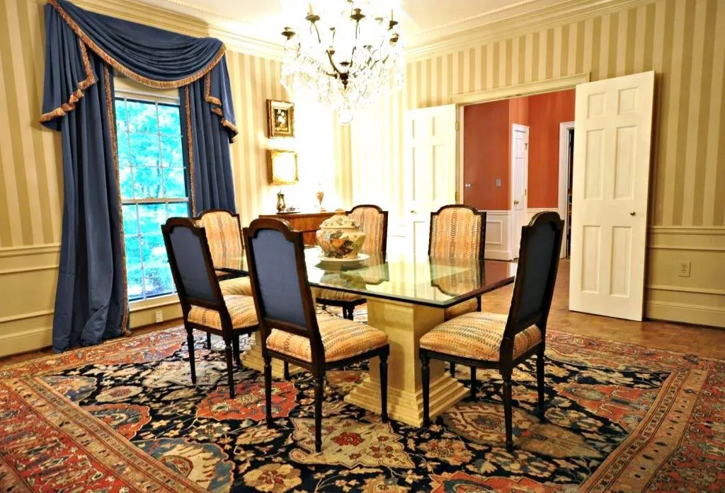 6680 Riverside Drive, Sandy Springs, Georgia 30328, 6 Bedrooms Bedrooms, ,4 BathroomsBathrooms,Residential,Sold,6680 Riverside Drive,5603640