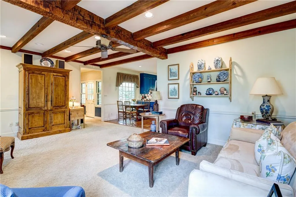 6680 Riverside Drive, Sandy Springs, Georgia 30328, 6 Bedrooms Bedrooms, ,4 BathroomsBathrooms,Residential,Sold,6680 Riverside Drive,5603640