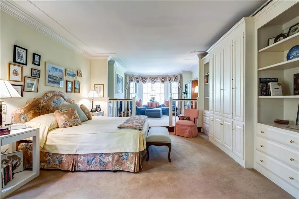6680 Riverside Drive, Sandy Springs, Georgia 30328, 6 Bedrooms Bedrooms, ,4 BathroomsBathrooms,Residential,Sold,6680 Riverside Drive,5603640
