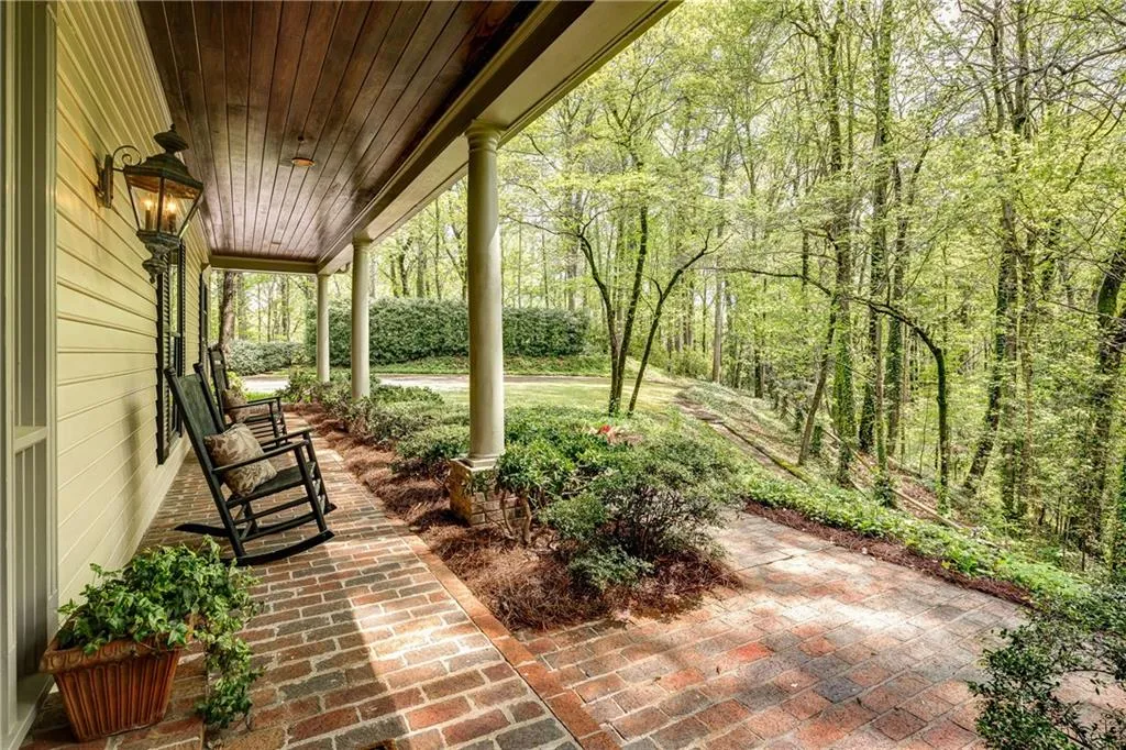 6680 Riverside Drive, Sandy Springs, Georgia 30328, 6 Bedrooms Bedrooms, ,4 BathroomsBathrooms,Residential,Sold,6680 Riverside Drive,5603640