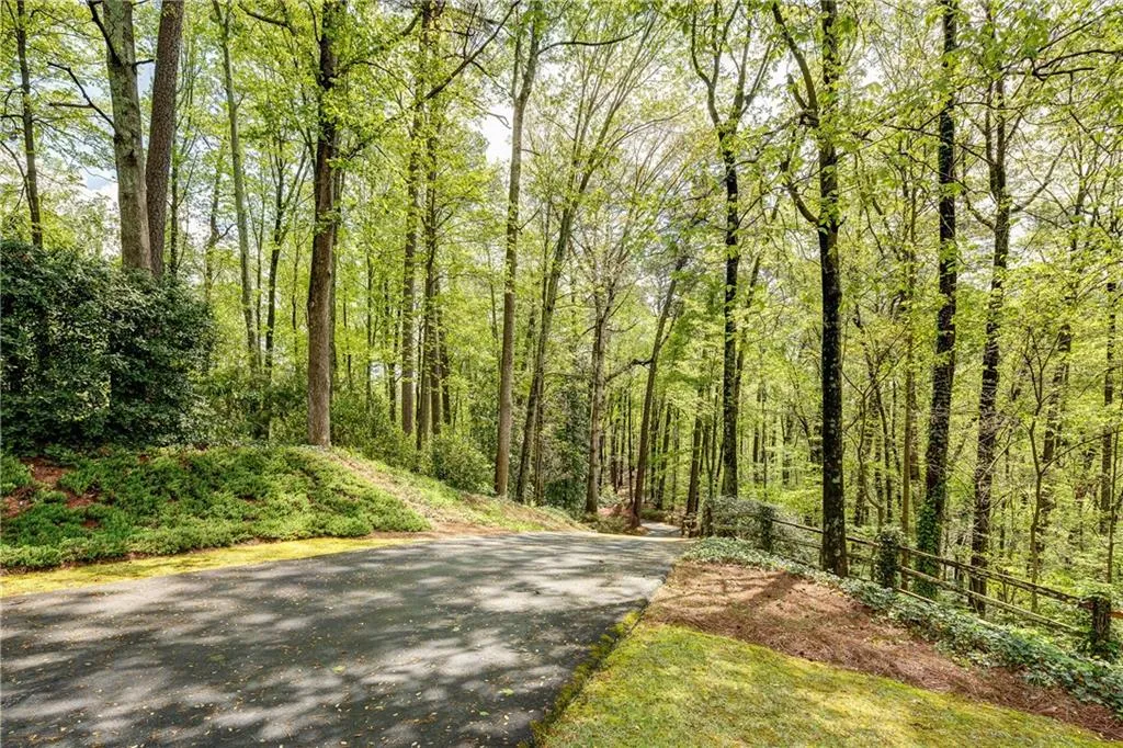 6680 Riverside Drive, Sandy Springs, Georgia 30328, 6 Bedrooms Bedrooms, ,4 BathroomsBathrooms,Residential,Sold,6680 Riverside Drive,5603640