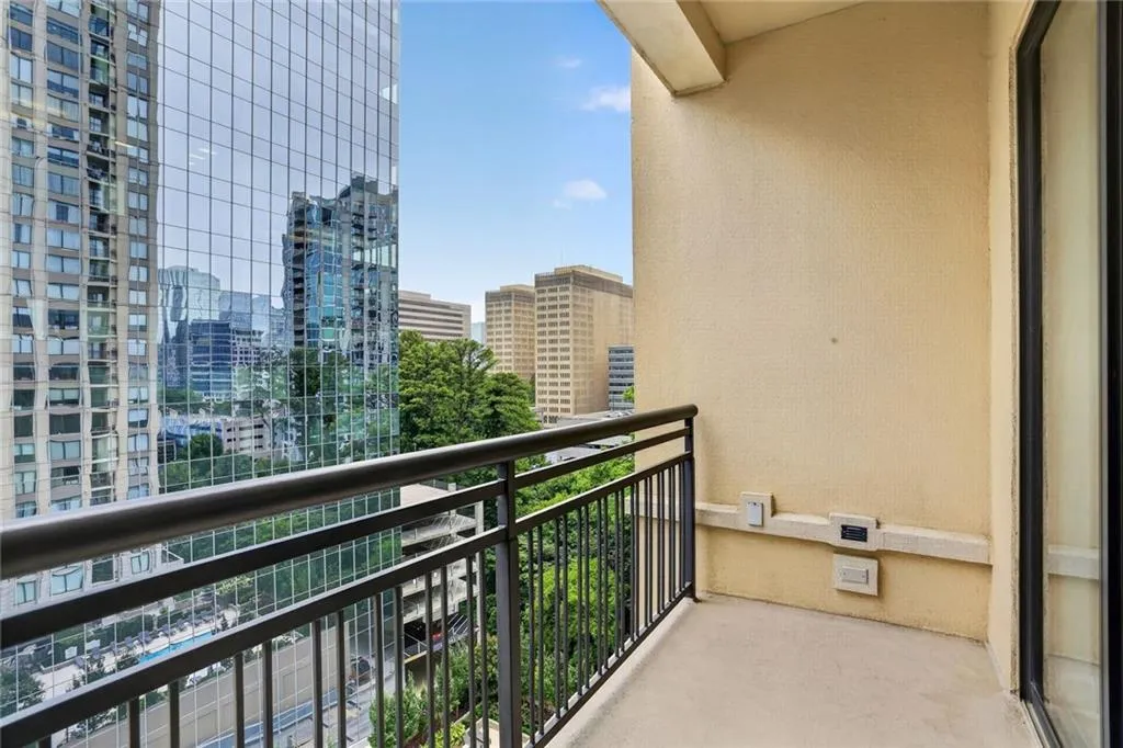 3445 Stratford Road Ne Unit 1105, Atlanta, Georgia 30326, 1 Bedroom Bedrooms, 0 ,1 BathroomBathrooms,Residential,For Sale,3445 Stratford Road Ne Unit 1105,7811212