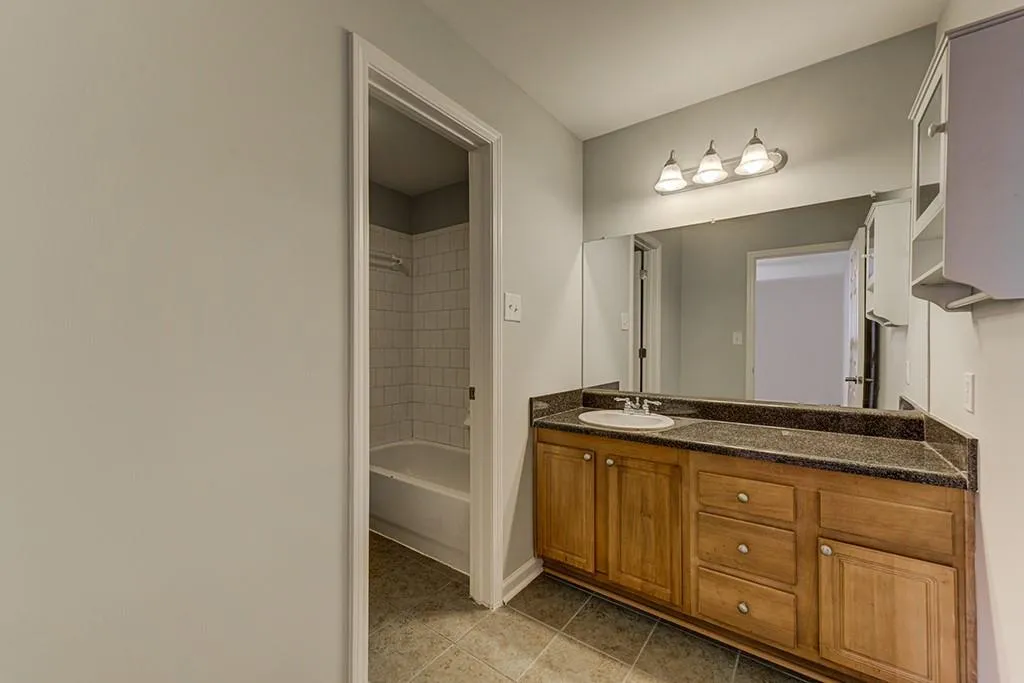 206 Brighton Point, Sandy Springs, Georgia 30328, 2 Bedrooms Bedrooms, ,2 BathroomsBathrooms,Residential,Sold,206 Brighton Point,6573806