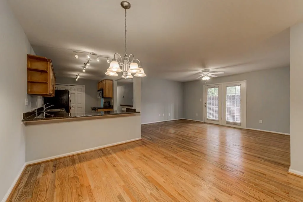 206 Brighton Point, Sandy Springs, Georgia 30328, 2 Bedrooms Bedrooms, ,2 BathroomsBathrooms,Residential,Sold,206 Brighton Point,6573806