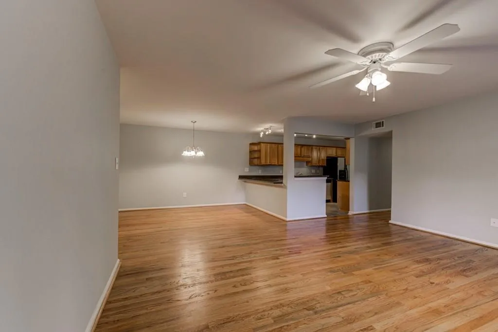 206 Brighton Point, Sandy Springs, Georgia 30328, 2 Bedrooms Bedrooms, ,2 BathroomsBathrooms,Residential,Sold,206 Brighton Point,6573806