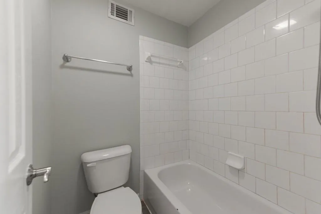 206 Brighton Point, Sandy Springs, Georgia 30328, 2 Bedrooms Bedrooms, ,2 BathroomsBathrooms,Residential,Sold,206 Brighton Point,6573806