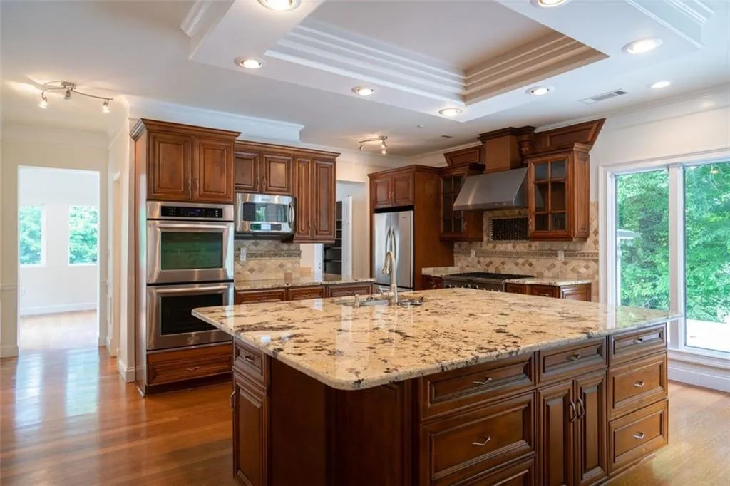 620 Valley Hall Drive, Sandy Springs, Georgia 30350, 5 Bedrooms Bedrooms, ,5 BathroomsBathrooms,Residential,Sold,620 Valley Hall Drive,7079616