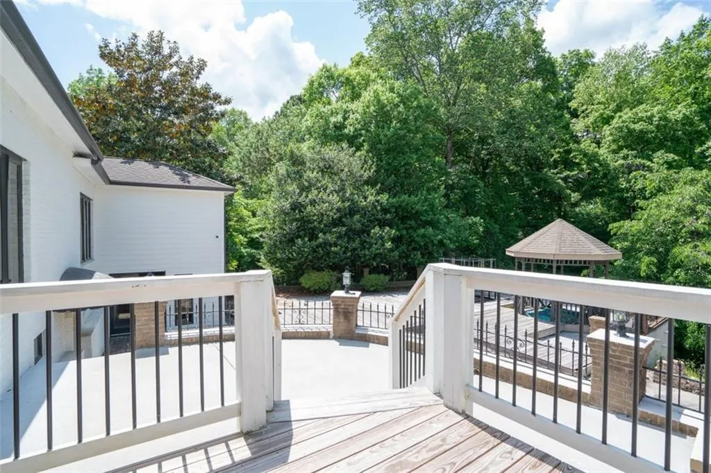 620 Valley Hall Drive, Sandy Springs, Georgia 30350, 5 Bedrooms Bedrooms, ,5 BathroomsBathrooms,Residential,Sold,620 Valley Hall Drive,7079616