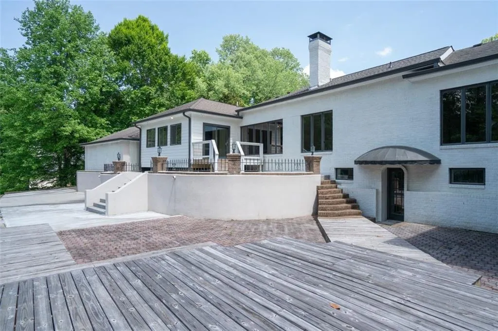 620 Valley Hall Drive, Sandy Springs, Georgia 30350, 5 Bedrooms Bedrooms, ,5 BathroomsBathrooms,Residential,Sold,620 Valley Hall Drive,7079616
