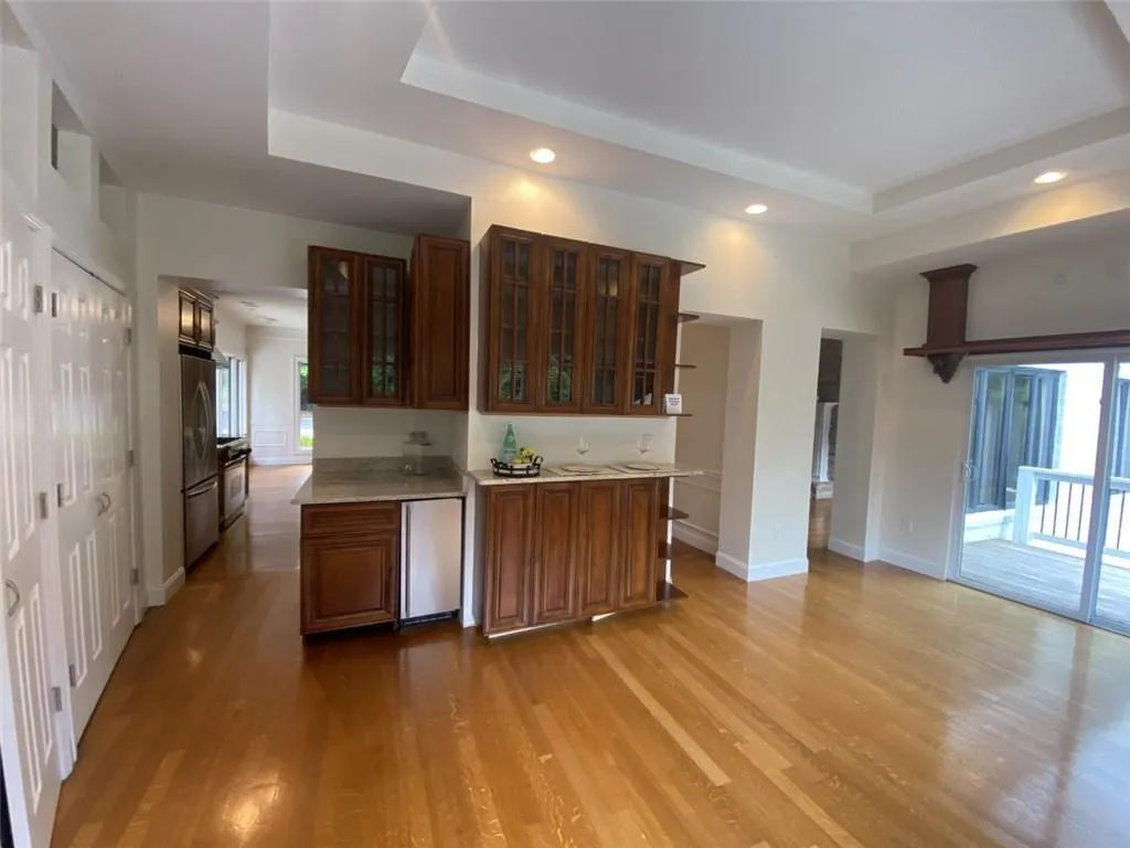 620 Valley Hall Drive, Sandy Springs, Georgia 30350, 5 Bedrooms Bedrooms, ,5 BathroomsBathrooms,Residential,Sold,620 Valley Hall Drive,7079616