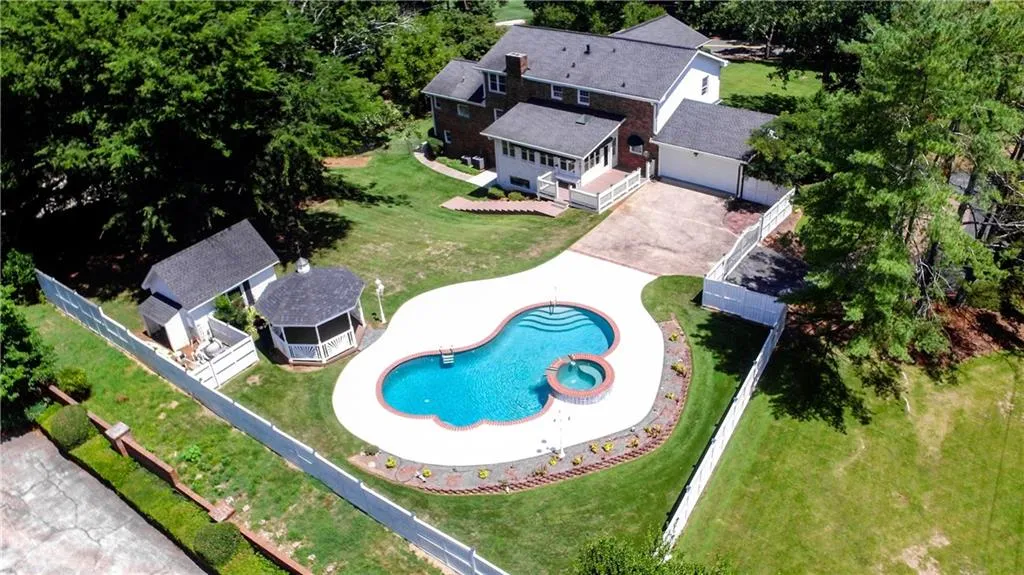 7515 Ball Mill Road, Sandy Springs, Georgia 30350, 6 Bedrooms Bedrooms, ,4 BathroomsBathrooms,Residential,Sold,7515 Ball Mill Road,6690763