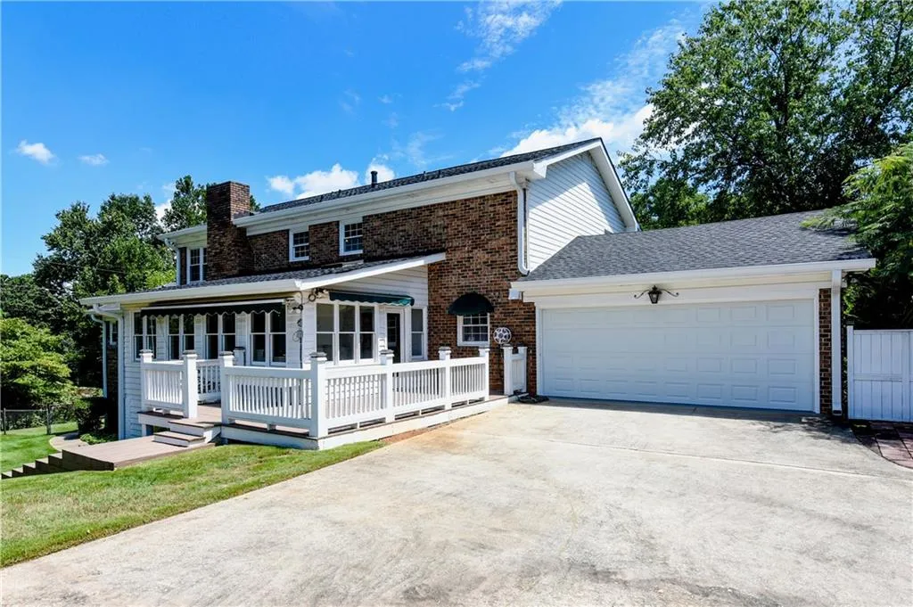 7515 Ball Mill Road, Sandy Springs, Georgia 30350, 6 Bedrooms Bedrooms, ,4 BathroomsBathrooms,Residential,Sold,7515 Ball Mill Road,6690763