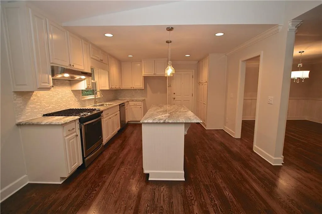 429 Heritage Way, Atlanta, Georgia 30328, 4 Bedrooms Bedrooms, ,3 BathroomsBathrooms,Residential,Sold,429 Heritage Way,5680793