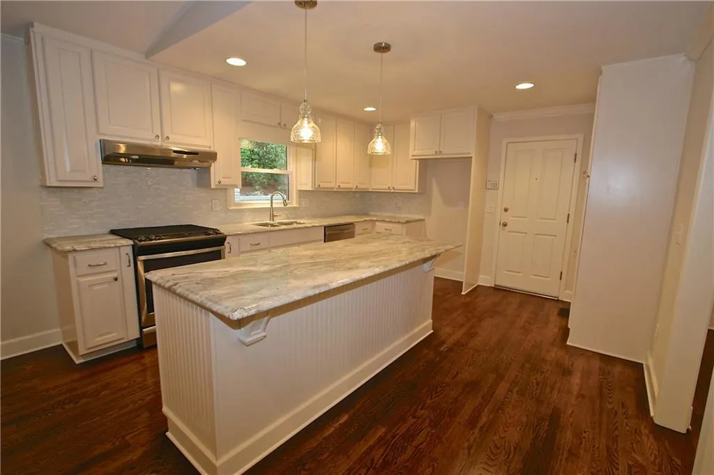 429 Heritage Way, Atlanta, Georgia 30328, 4 Bedrooms Bedrooms, ,3 BathroomsBathrooms,Residential,Sold,429 Heritage Way,5680793