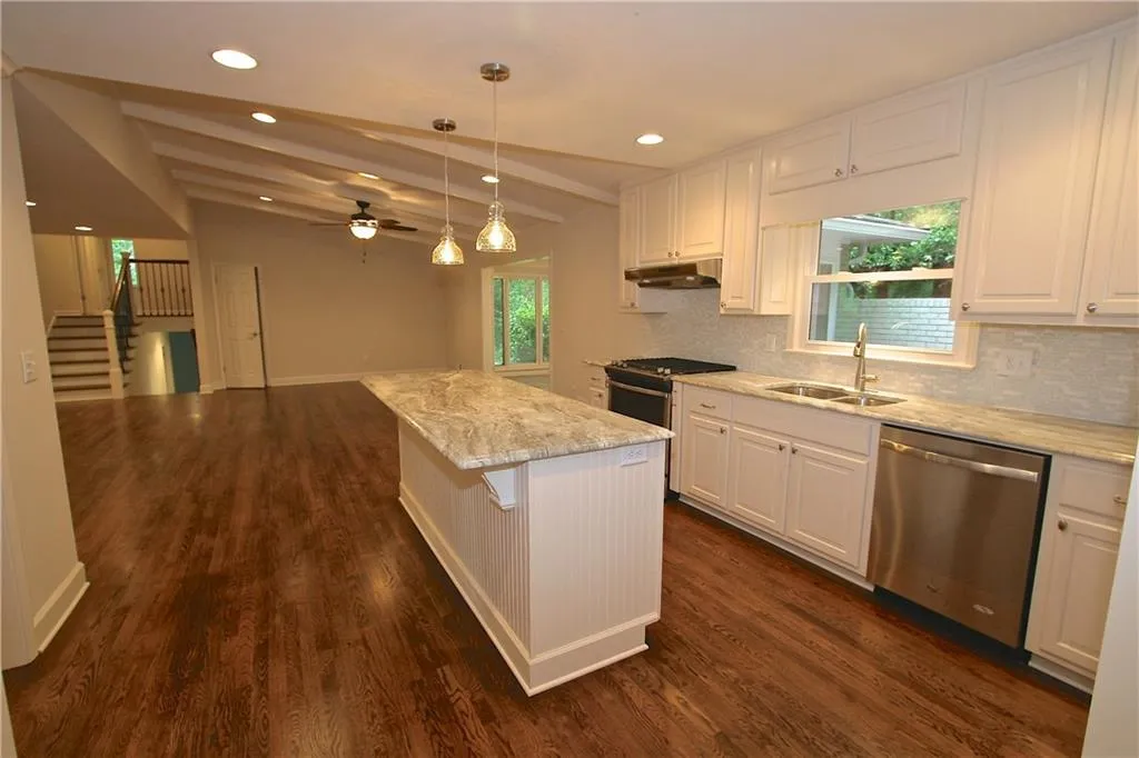 429 Heritage Way, Atlanta, Georgia 30328, 4 Bedrooms Bedrooms, ,3 BathroomsBathrooms,Residential,Sold,429 Heritage Way,5680793