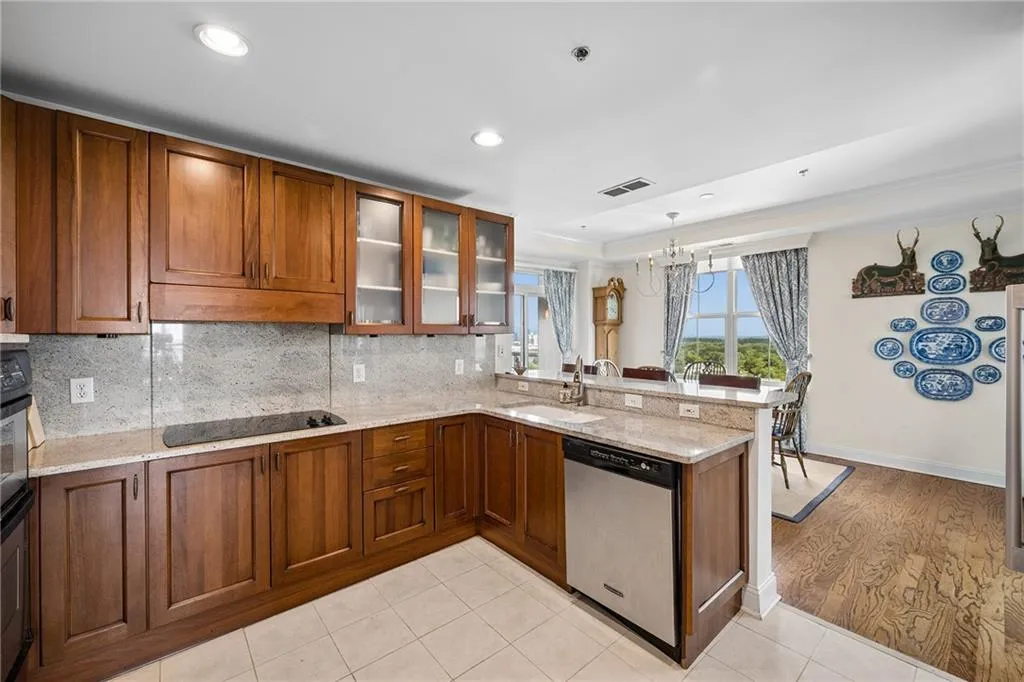 2881 Peachtree Road Ne Unit 1703, Atlanta, Georgia 30305, 2 Bedrooms Bedrooms, 0 ,2 BathroomsBathrooms,Residential,For Sale,2881 Peachtree Road Ne Unit 1703,7829138