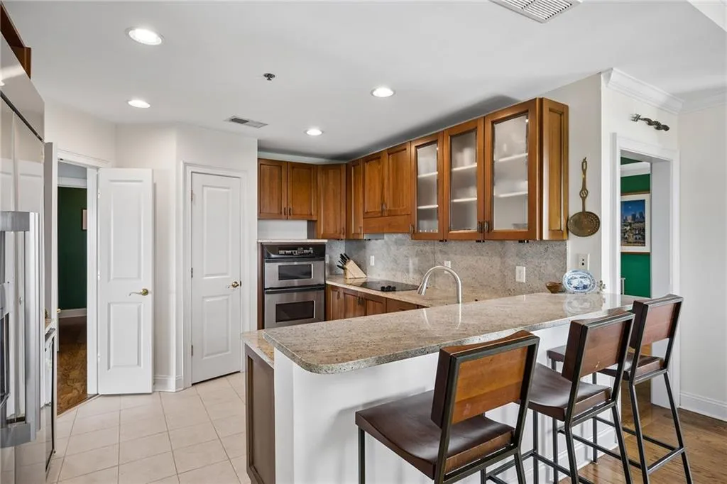 2881 Peachtree Road Ne Unit 1703, Atlanta, Georgia 30305, 2 Bedrooms Bedrooms, 0 ,2 BathroomsBathrooms,Residential,For Sale,2881 Peachtree Road Ne Unit 1703,7829138