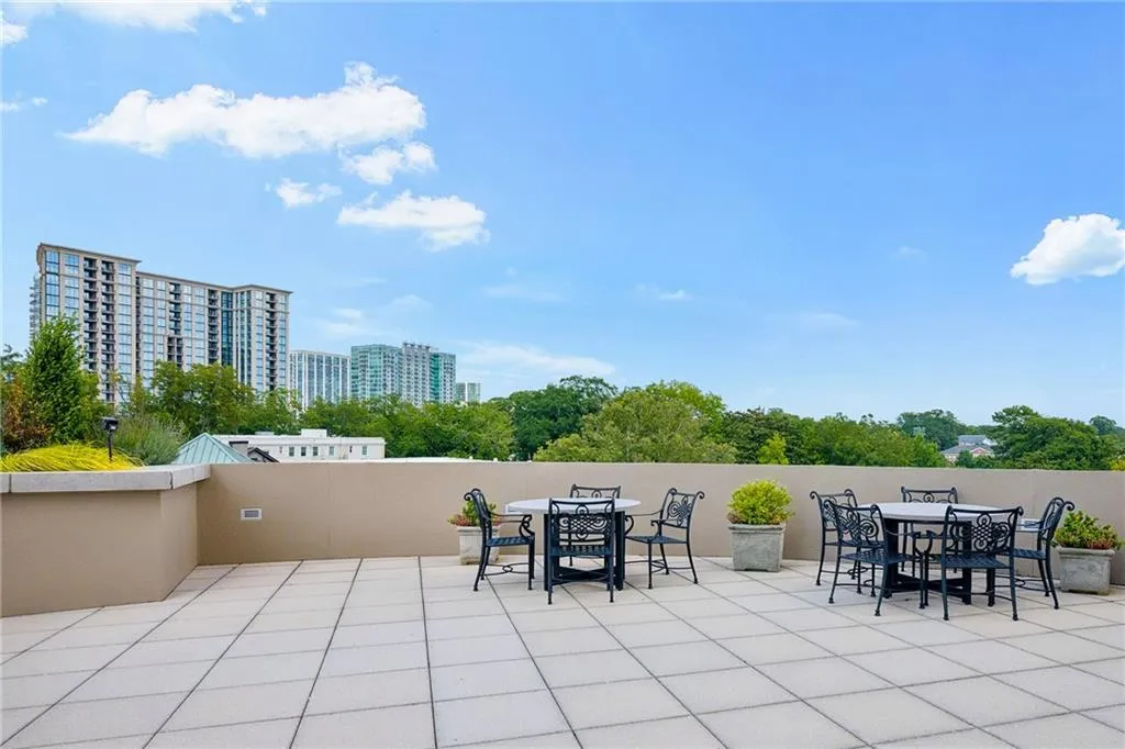 2881 Peachtree Road Ne Unit 1703, Atlanta, Georgia 30305, 2 Bedrooms Bedrooms, 0 ,2 BathroomsBathrooms,Residential,For Sale,2881 Peachtree Road Ne Unit 1703,7829138