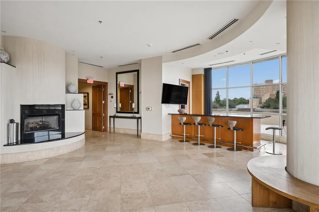 2881 Peachtree Road Ne Unit 1703, Atlanta, Georgia 30305, 2 Bedrooms Bedrooms, 0 ,2 BathroomsBathrooms,Residential,For Sale,2881 Peachtree Road Ne Unit 1703,7829138