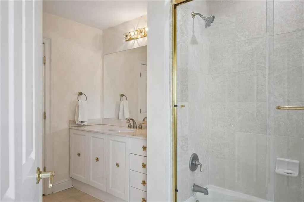 2881 Peachtree Road Ne Unit 1703, Atlanta, Georgia 30305, 2 Bedrooms Bedrooms, 0 ,2 BathroomsBathrooms,Residential,For Sale,2881 Peachtree Road Ne Unit 1703,7829138