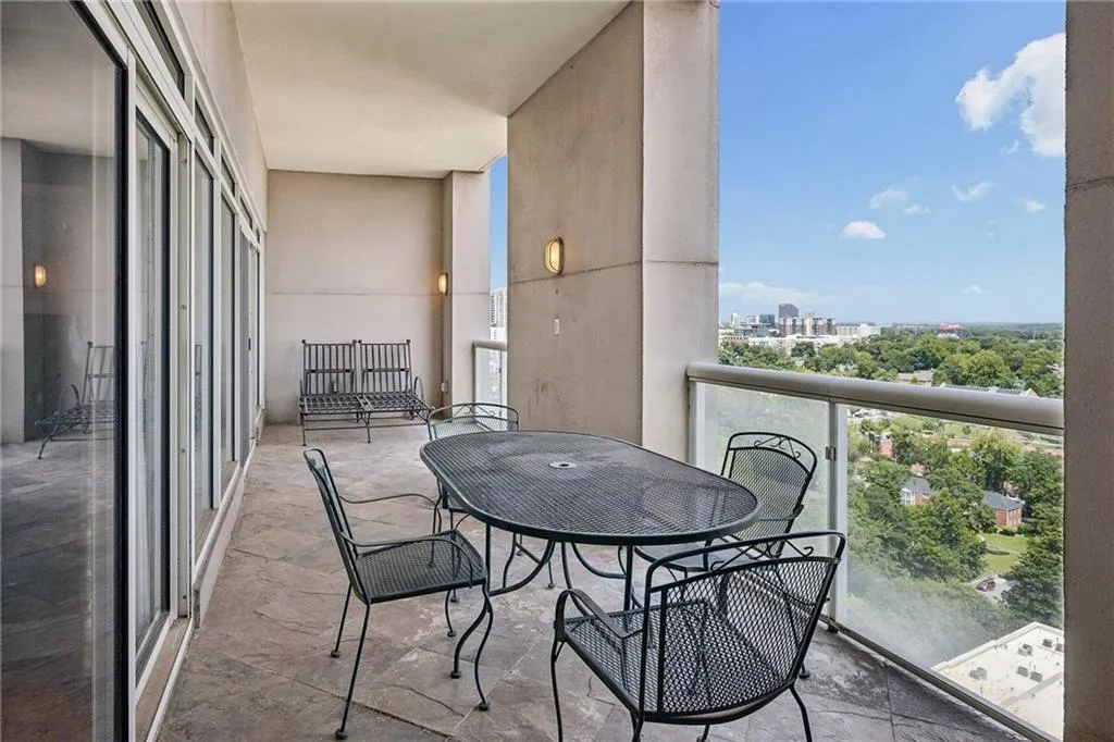 2881 Peachtree Road Ne Unit 1703, Atlanta, Georgia 30305, 2 Bedrooms Bedrooms, 0 ,2 BathroomsBathrooms,Residential,For Sale,2881 Peachtree Road Ne Unit 1703,7829138