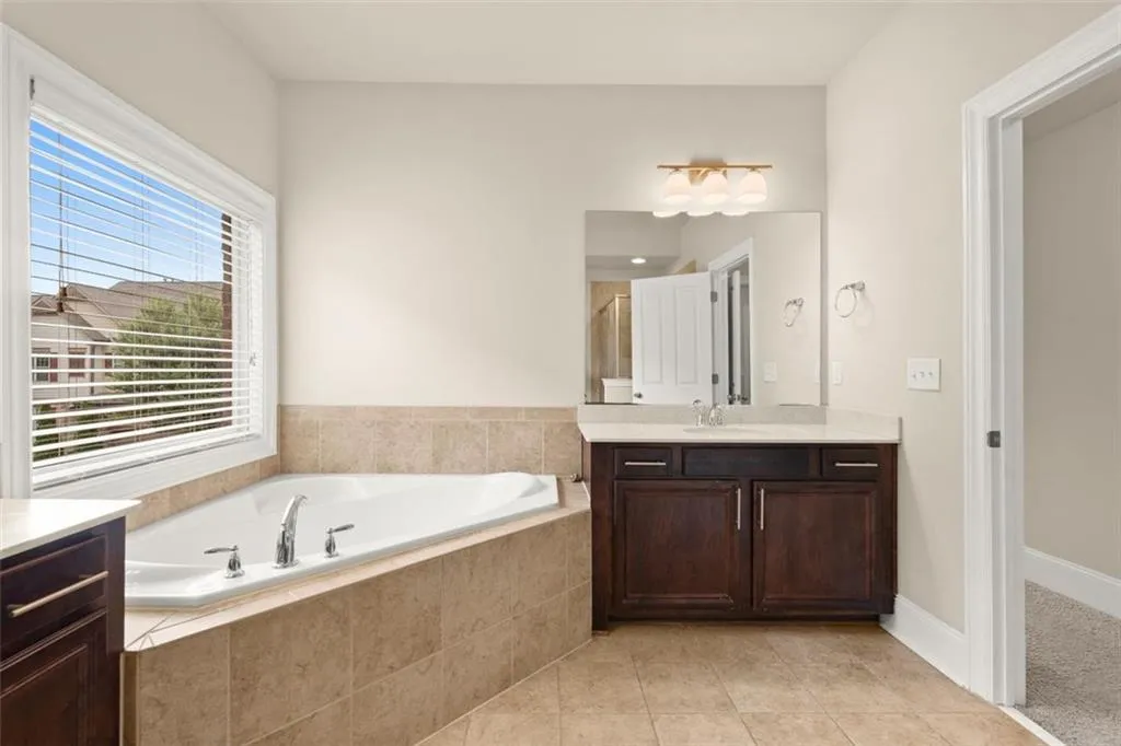 7600 Glisten Avenue Ne, Sandy Springs, Georgia 30328, 3 Bedrooms Bedrooms, ,2 BathroomsBathrooms,Residential,Sold,7600 Glisten Avenue Ne,7402688