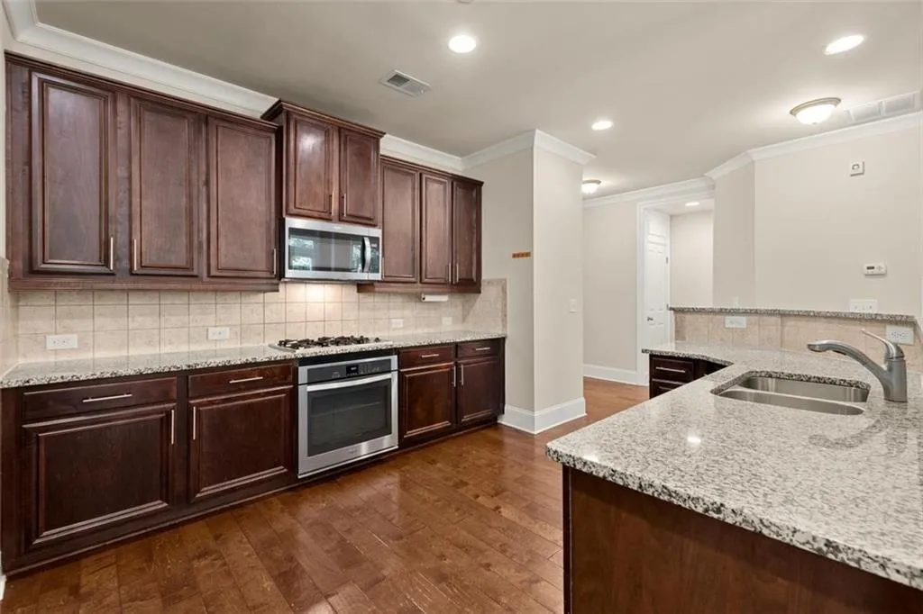 7600 Glisten Avenue Ne, Sandy Springs, Georgia 30328, 3 Bedrooms Bedrooms, ,2 BathroomsBathrooms,Residential,Sold,7600 Glisten Avenue Ne,7402688