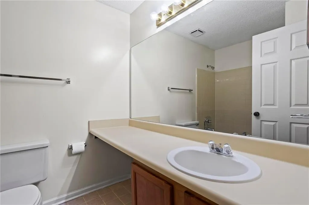 Bathroom (partial view)