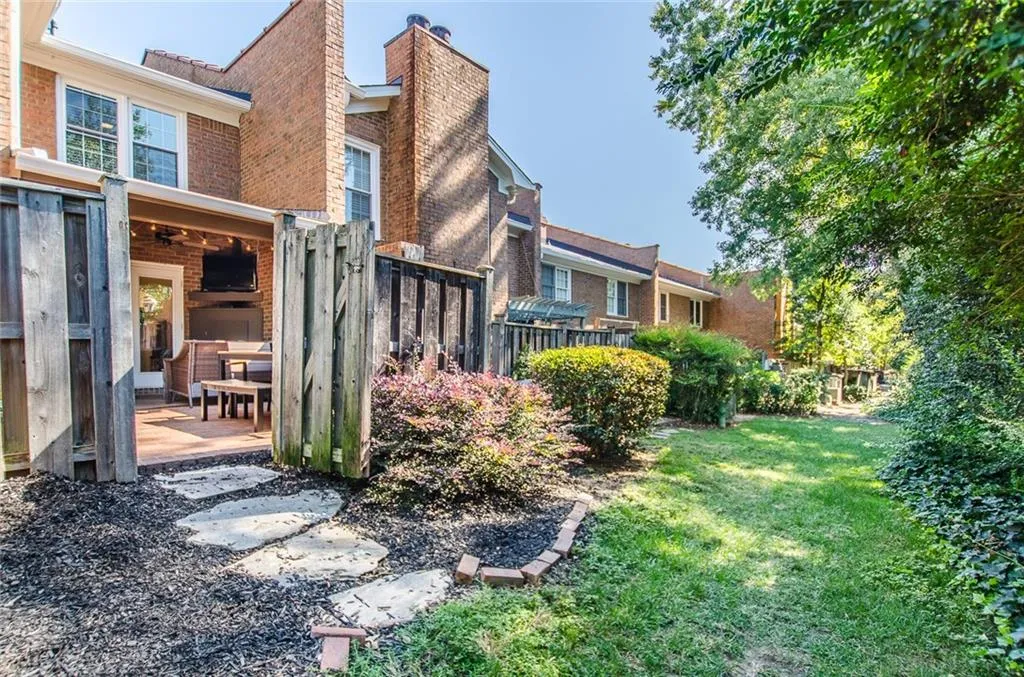 4620 Wieuca Road Ne Unit 22, Atlanta, Georgia 30342, 3 Bedrooms Bedrooms, ,3 BathroomsBathrooms,Residential,Sold,4620 Wieuca Road Ne Unit 22,5755459