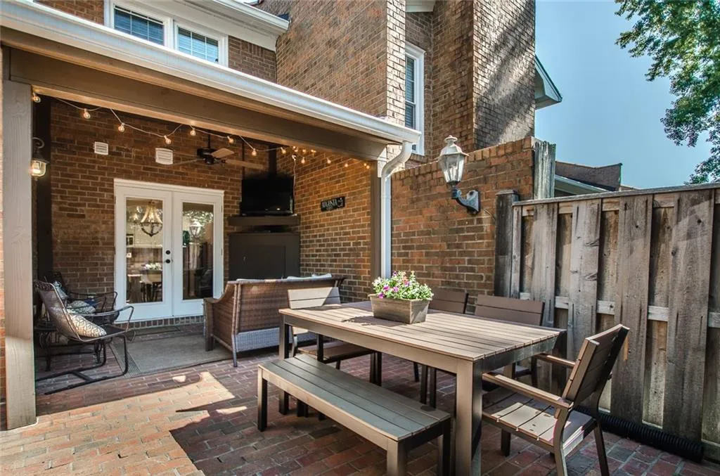 4620 Wieuca Road Ne Unit 22, Atlanta, Georgia 30342, 3 Bedrooms Bedrooms, ,3 BathroomsBathrooms,Residential,Sold,4620 Wieuca Road Ne Unit 22,5755459