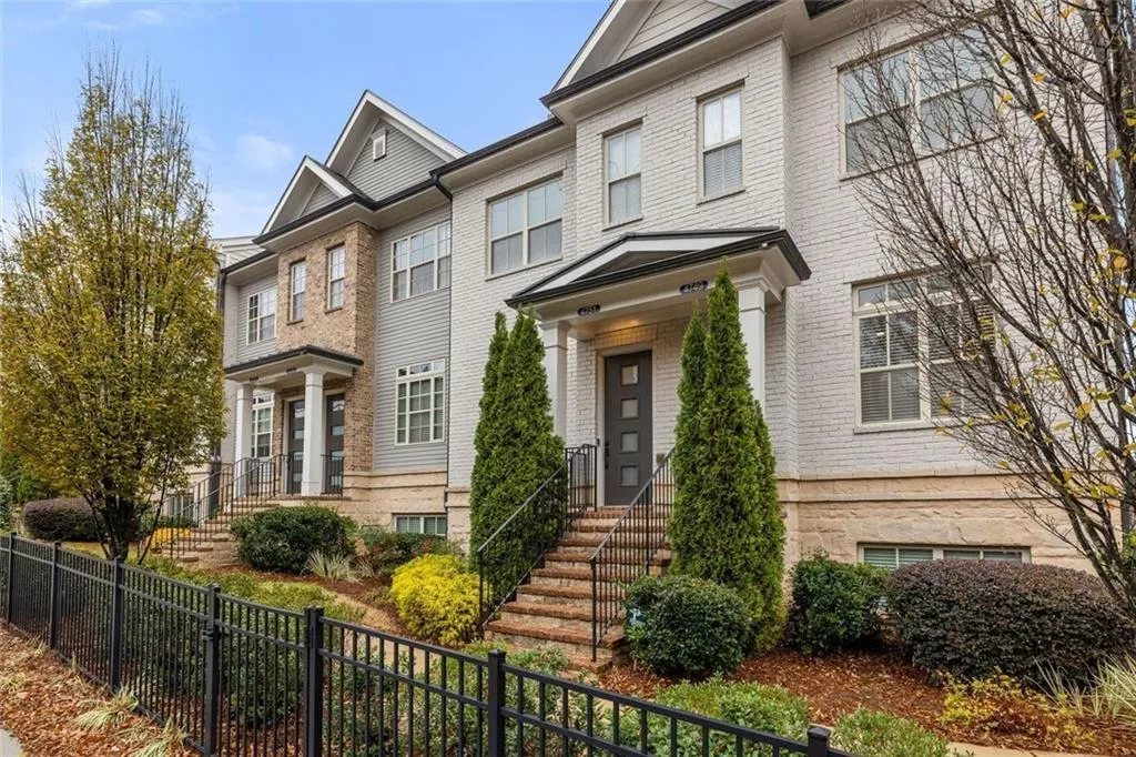4751 Roswell Road, Atlanta, Georgia 30342, 2 Bedrooms Bedrooms, ,2 BathroomsBathrooms,Residential,Sold,4751 Roswell Road,7700683