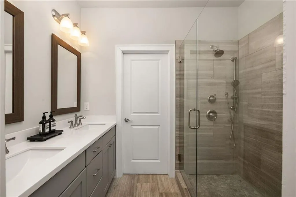 4751 Roswell Road, Atlanta, Georgia 30342, 2 Bedrooms Bedrooms, ,2 BathroomsBathrooms,Residential,Sold,4751 Roswell Road,7700683
