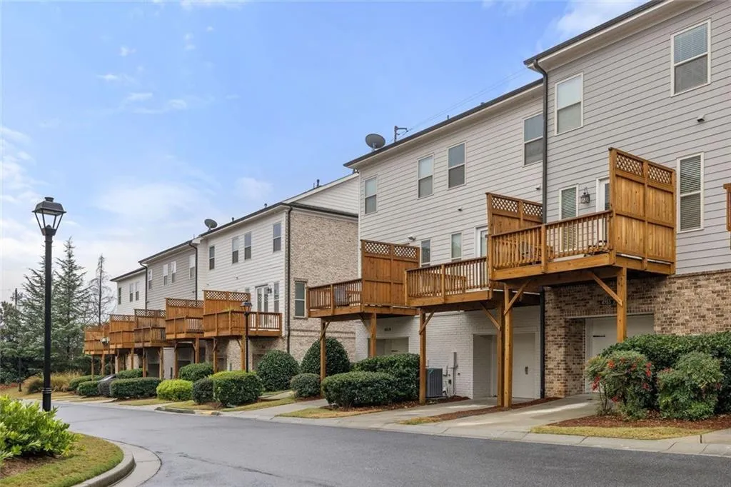 4751 Roswell Road, Atlanta, Georgia 30342, 2 Bedrooms Bedrooms, ,2 BathroomsBathrooms,Residential,Sold,4751 Roswell Road,7700683