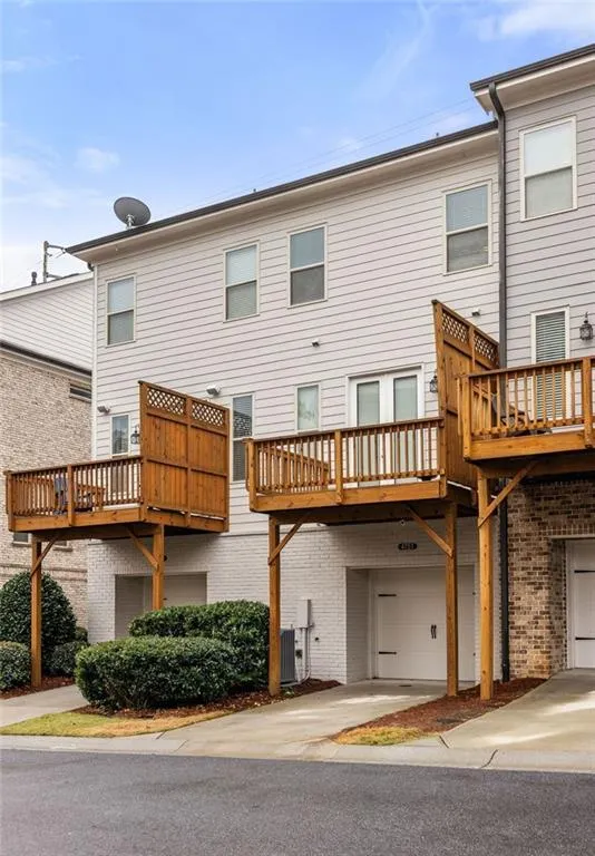 4751 Roswell Road, Atlanta, Georgia 30342, 2 Bedrooms Bedrooms, ,2 BathroomsBathrooms,Residential,Sold,4751 Roswell Road,7700683