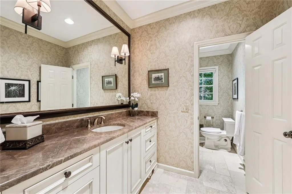 1382 W Wesley Road Nw, Atlanta, Georgia 30327, 4 Bedrooms Bedrooms, ,4 BathroomsBathrooms,Residential,For Sale,1382 W Wesley Road Nw,7611578