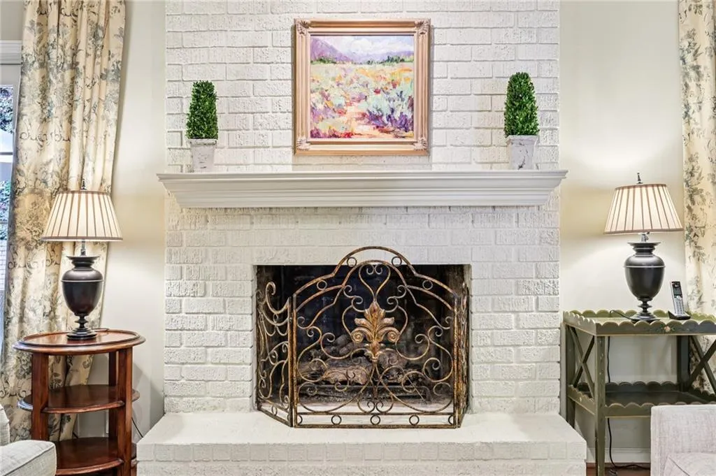 1382 W Wesley Road Nw, Atlanta, Georgia 30327, 4 Bedrooms Bedrooms, ,4 BathroomsBathrooms,Residential,For Sale,1382 W Wesley Road Nw,7611578